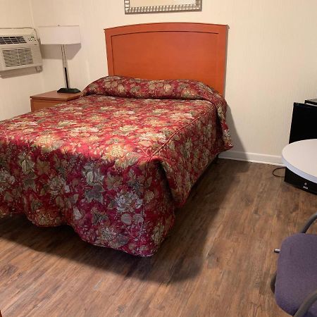 Baker'S Motel Norwich ภายนอก รูปภาพ