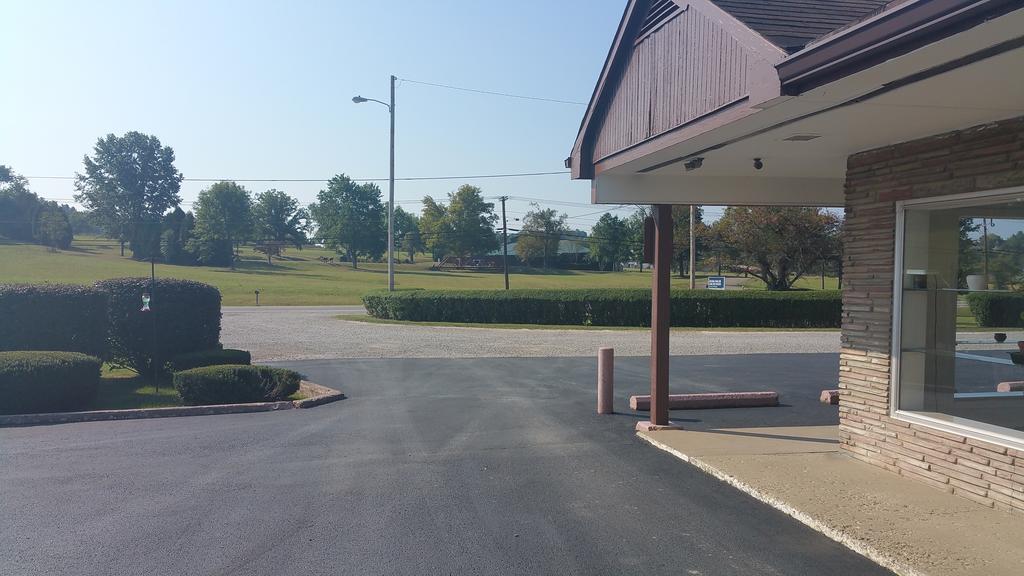 Baker'S Motel Norwich ภายนอก รูปภาพ