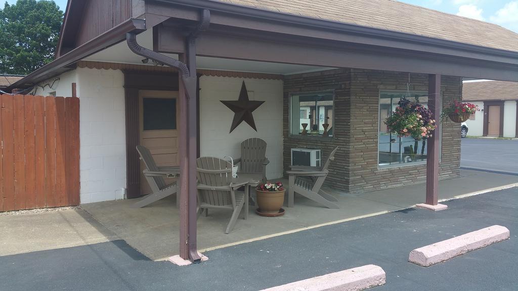 Baker'S Motel Norwich ภายนอก รูปภาพ