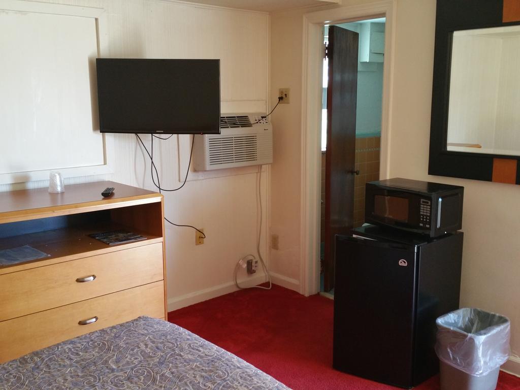 Baker'S Motel Norwich ภายนอก รูปภาพ