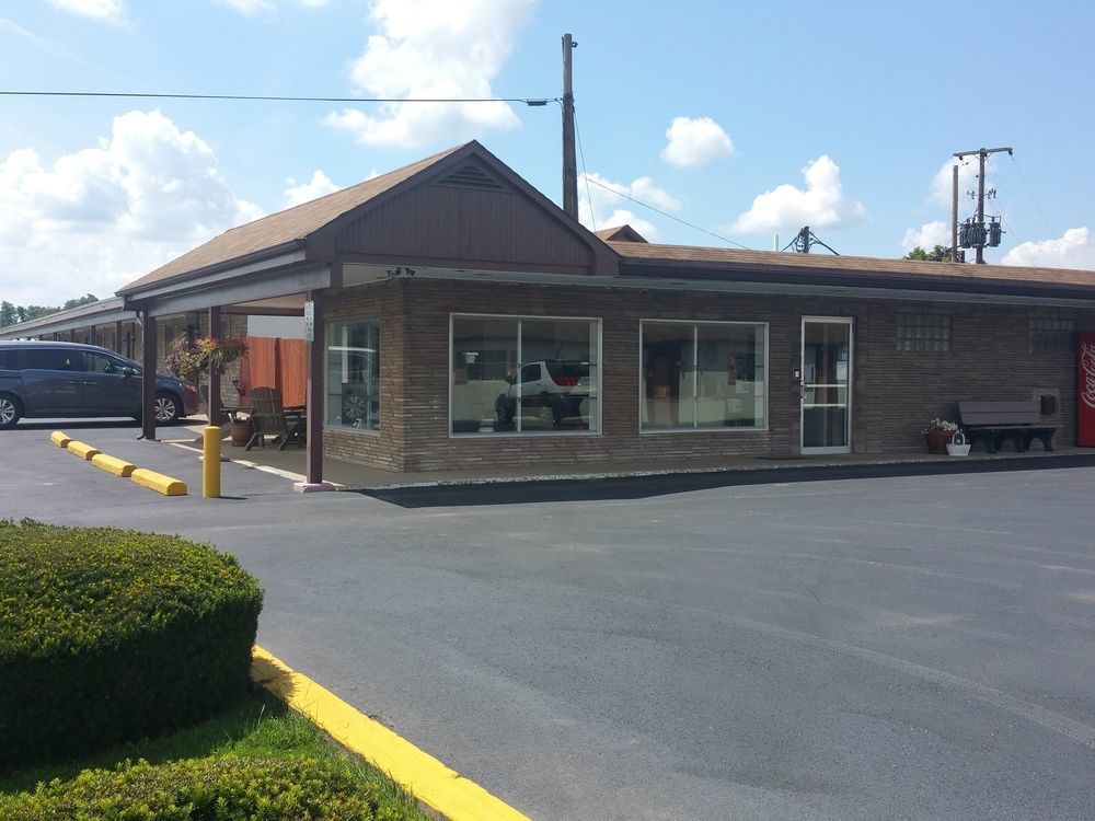 Baker'S Motel Norwich ภายนอก รูปภาพ