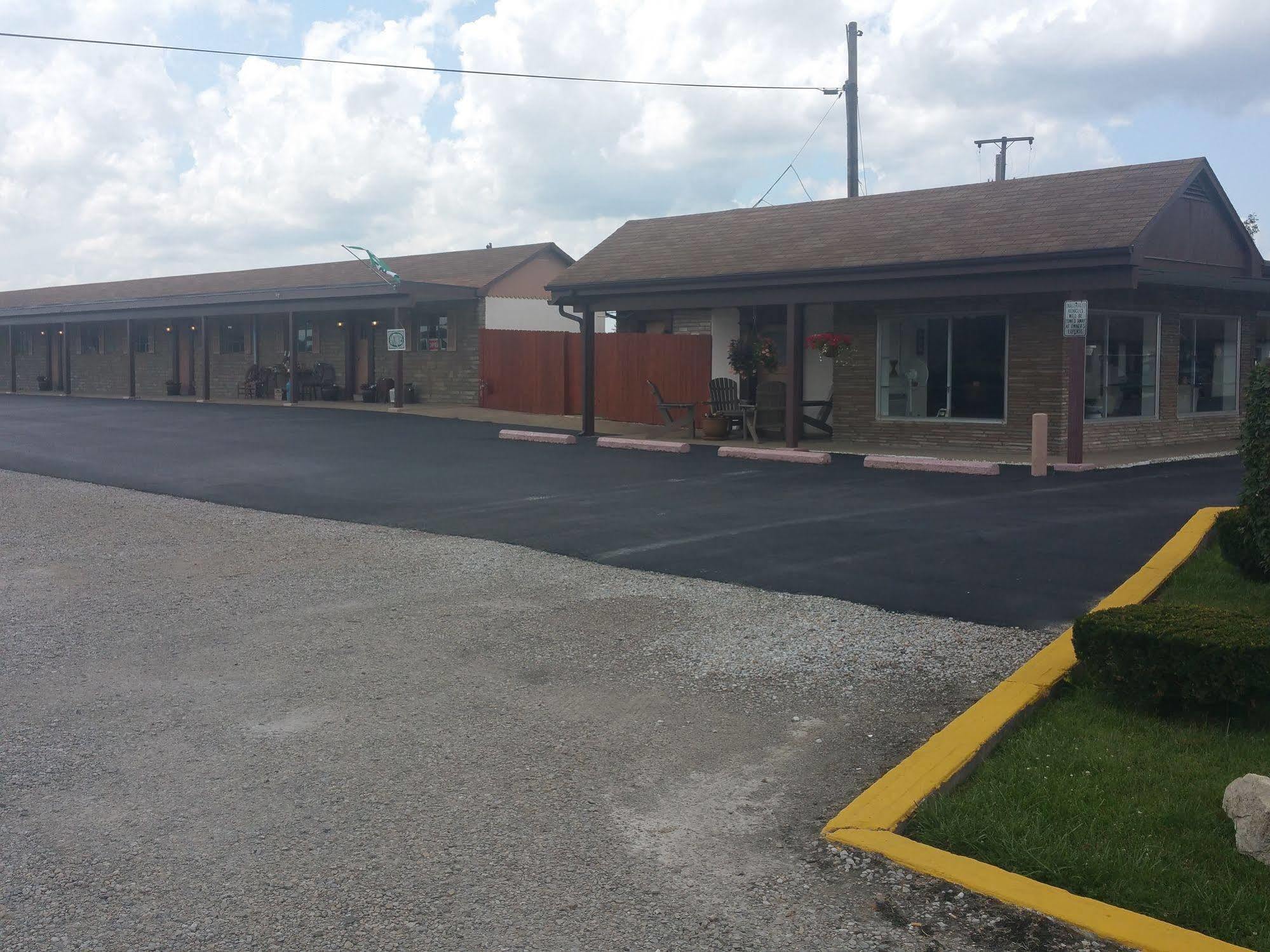 Baker'S Motel Norwich ภายนอก รูปภาพ