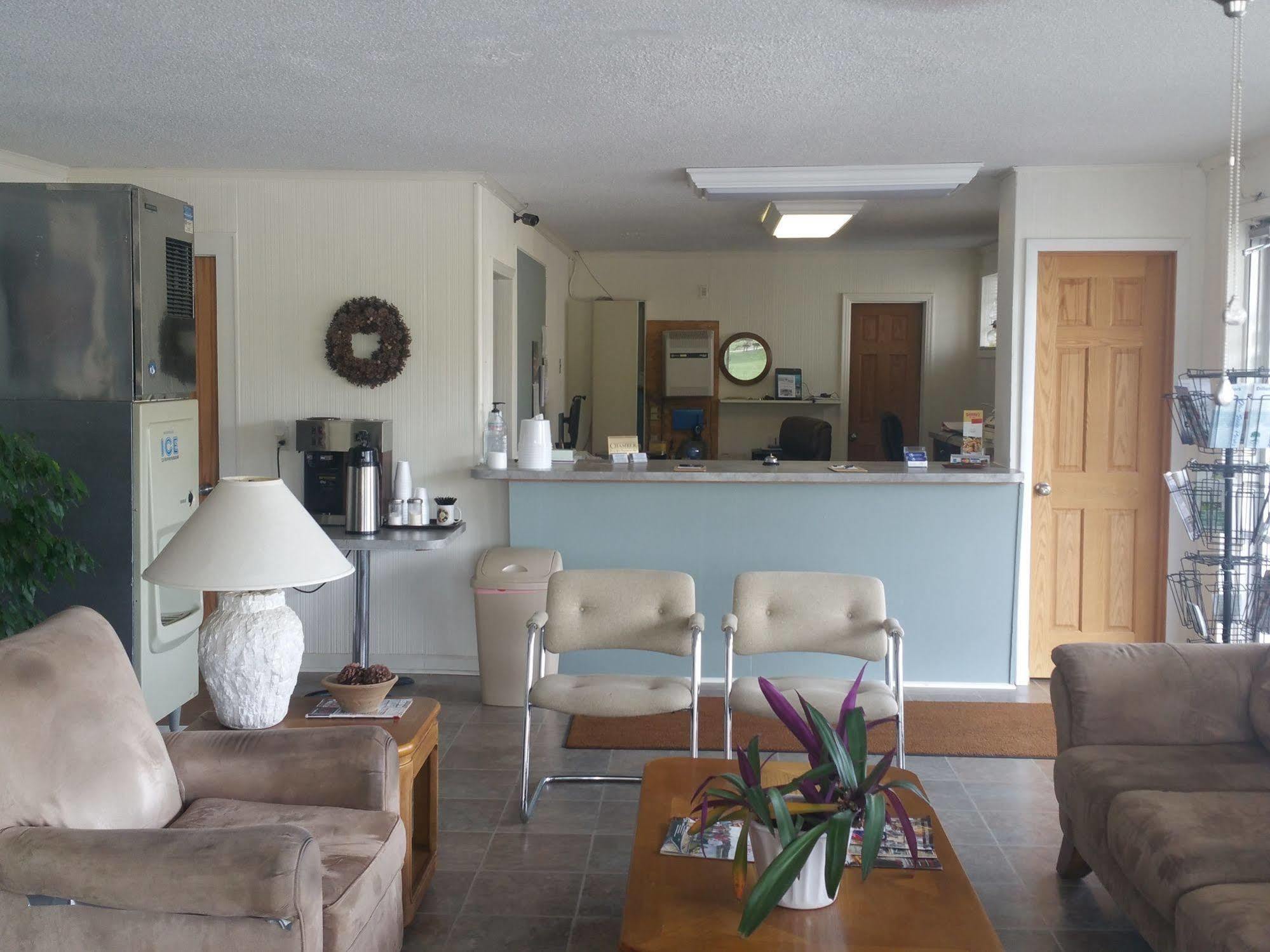 Baker'S Motel Norwich ภายนอก รูปภาพ