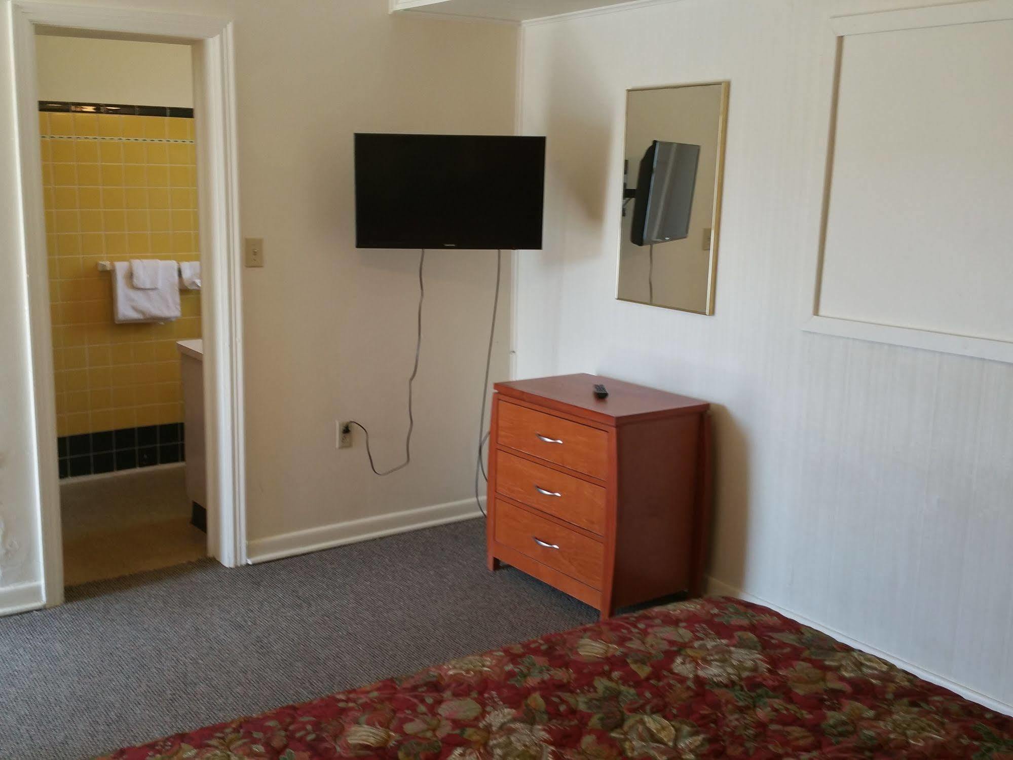 Baker'S Motel Norwich ภายนอก รูปภาพ