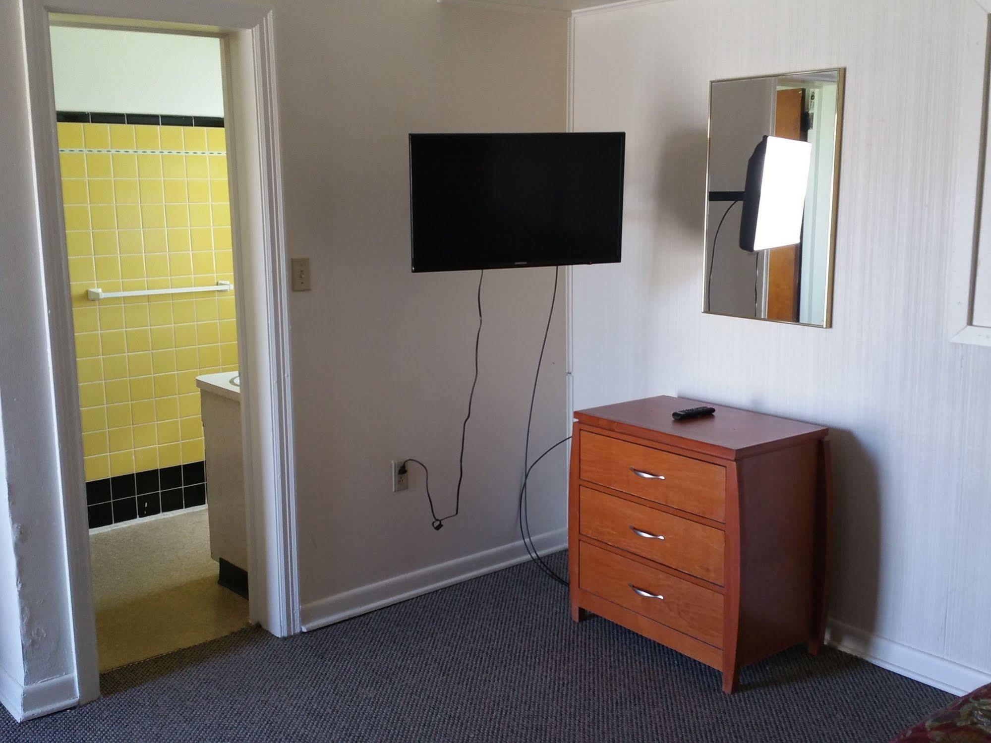 Baker'S Motel Norwich ภายนอก รูปภาพ