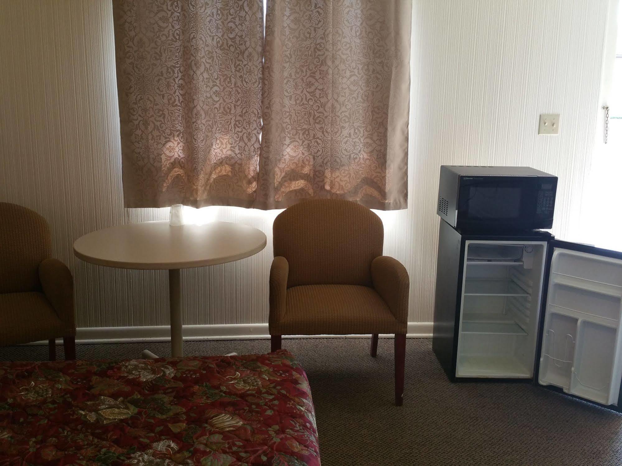 Baker'S Motel Norwich ภายนอก รูปภาพ