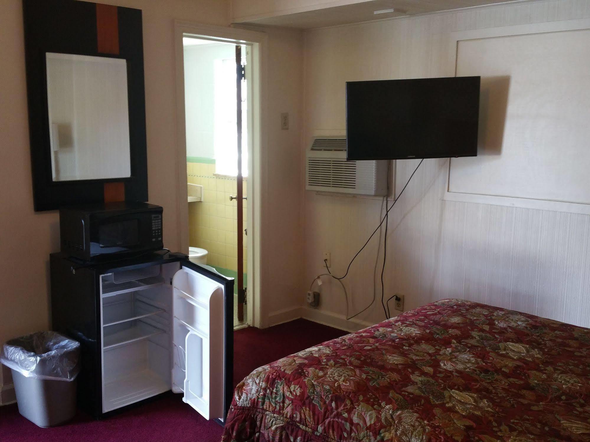 Baker'S Motel Norwich ภายนอก รูปภาพ