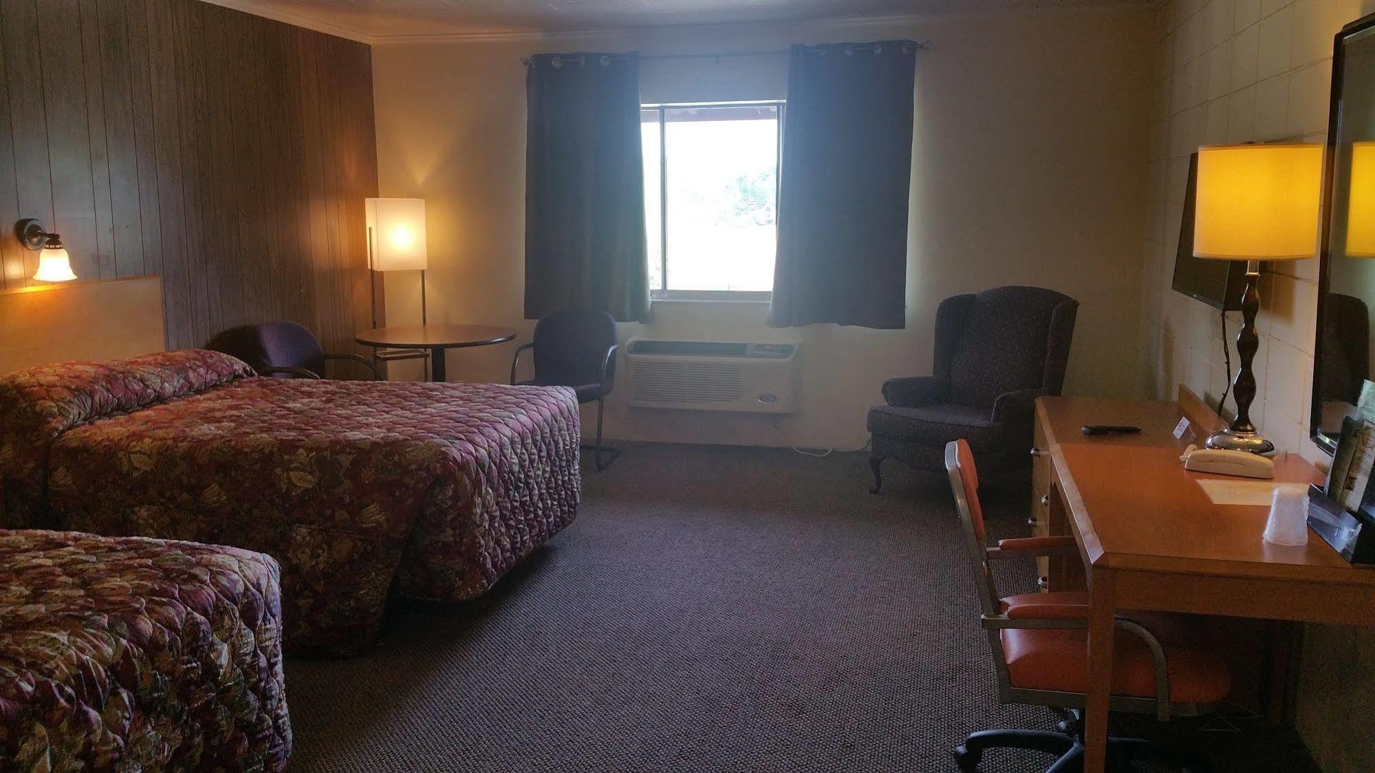 Baker'S Motel Norwich ภายนอก รูปภาพ