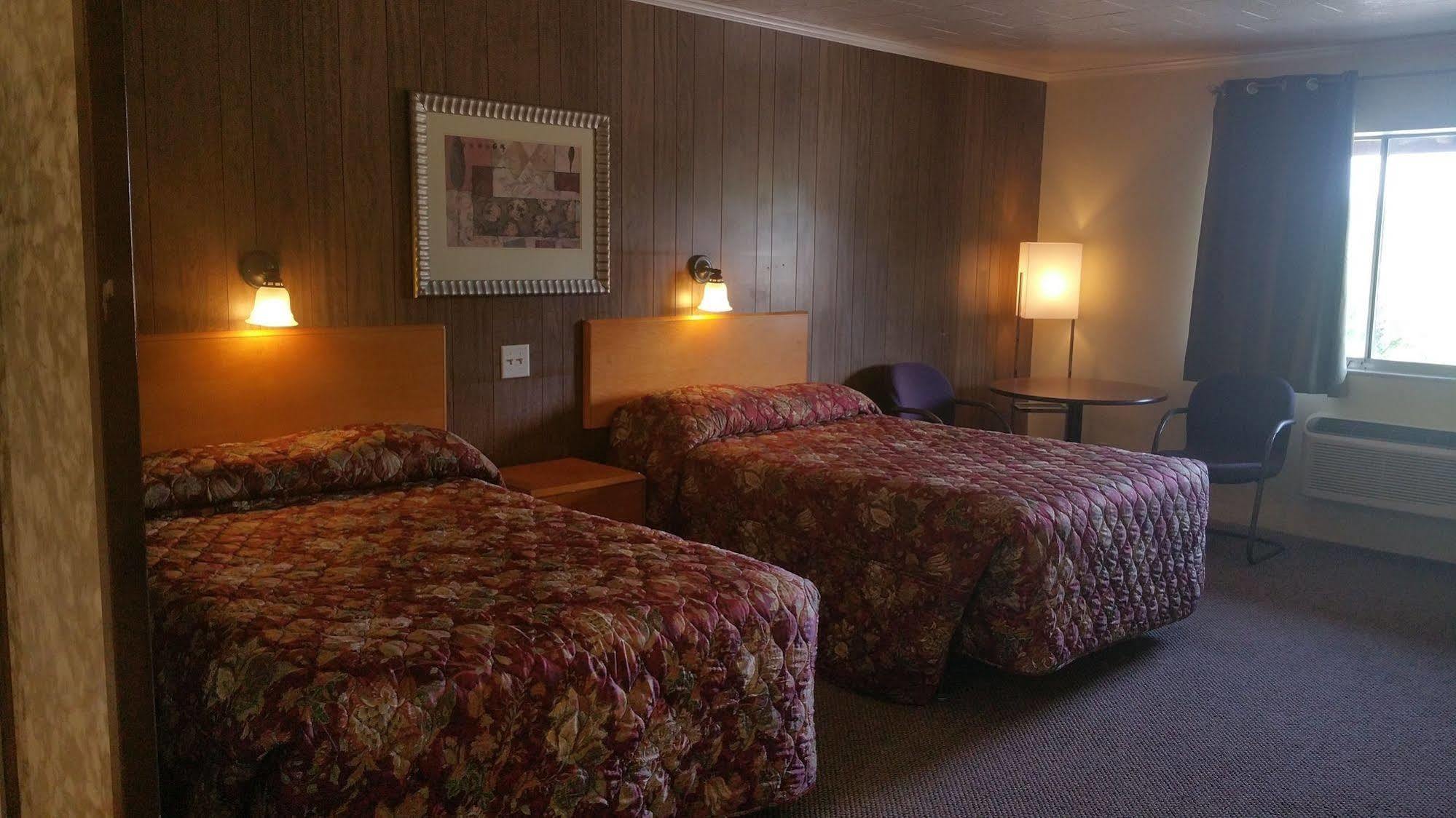 Baker'S Motel Norwich ภายนอก รูปภาพ