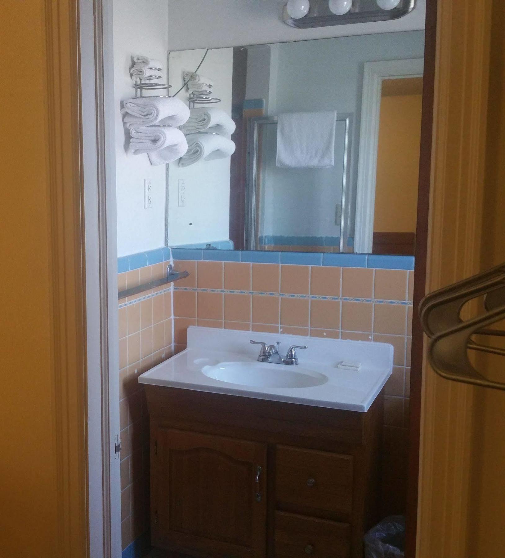 Baker'S Motel Norwich ภายนอก รูปภาพ