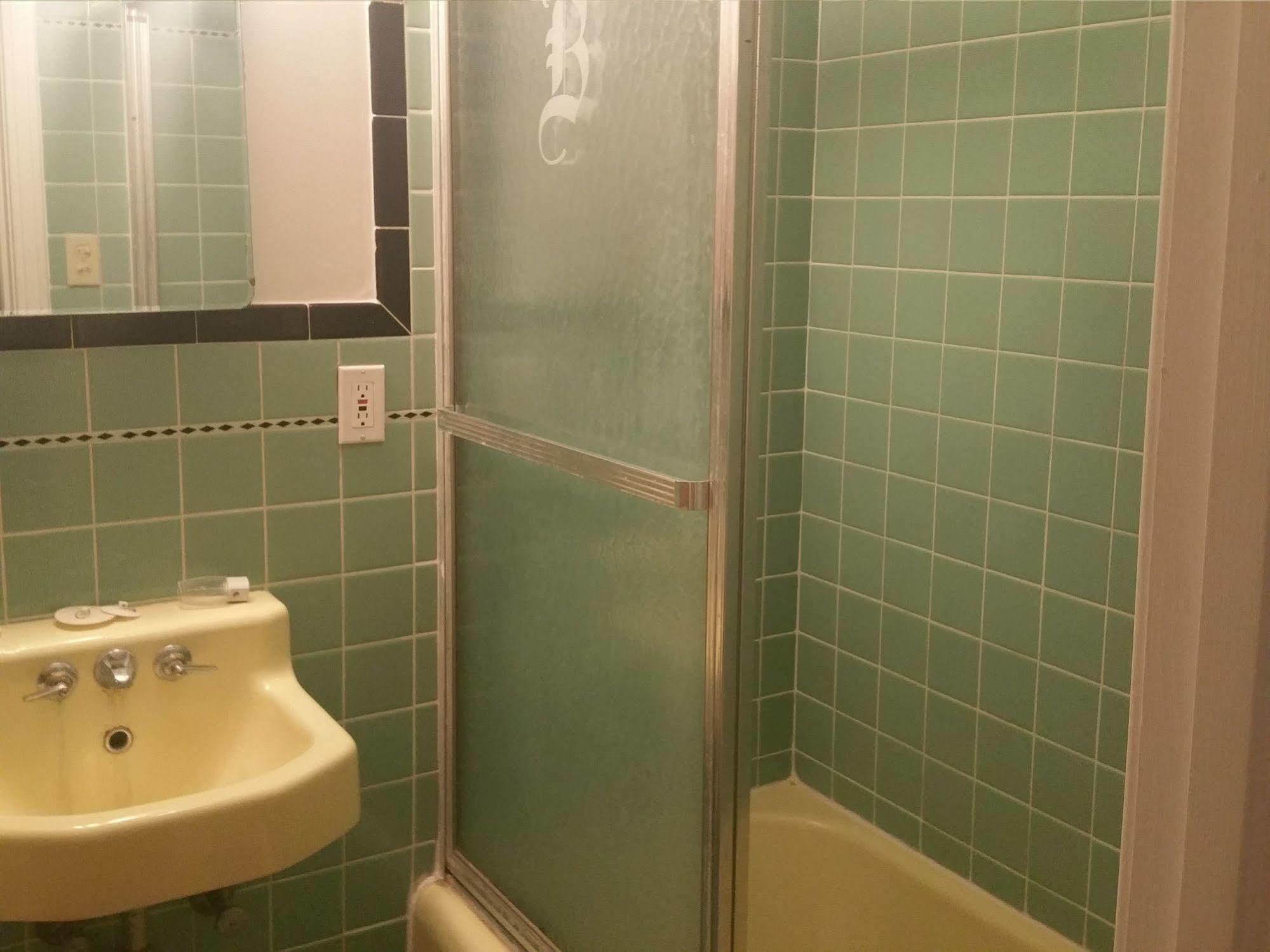 Baker'S Motel Norwich ภายนอก รูปภาพ