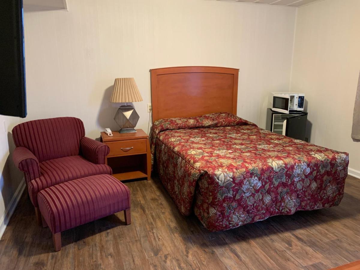 Baker'S Motel Norwich ภายนอก รูปภาพ