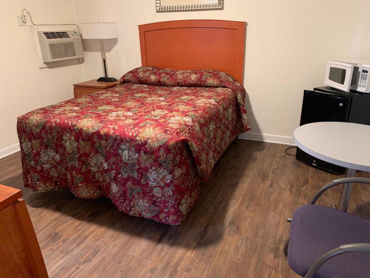 Baker'S Motel Norwich ภายนอก รูปภาพ