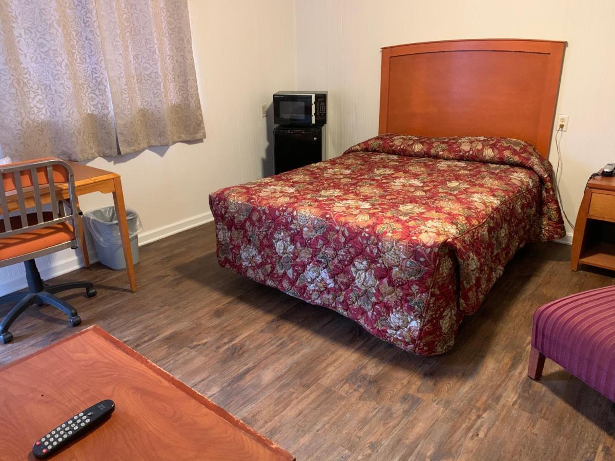 Baker'S Motel Norwich ภายนอก รูปภาพ